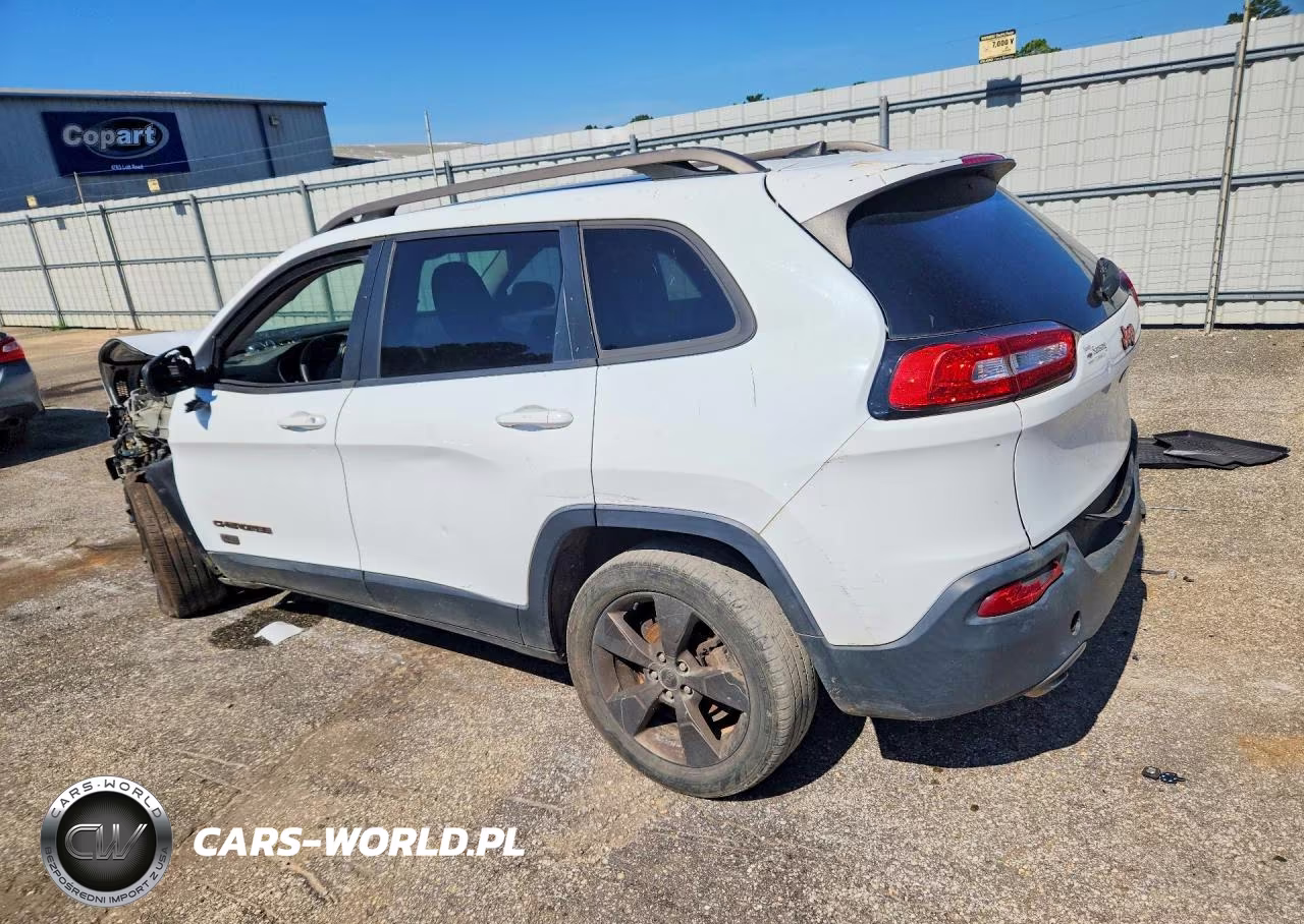 2016 Jeep Cherokee Latitude VIN:1C4PJLCB3GW274438 - 2