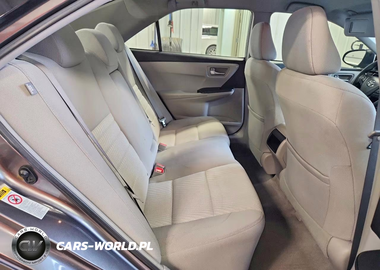 2016 Toyota Camry Le VIN:4T1BF1FK9GU241818 - 10