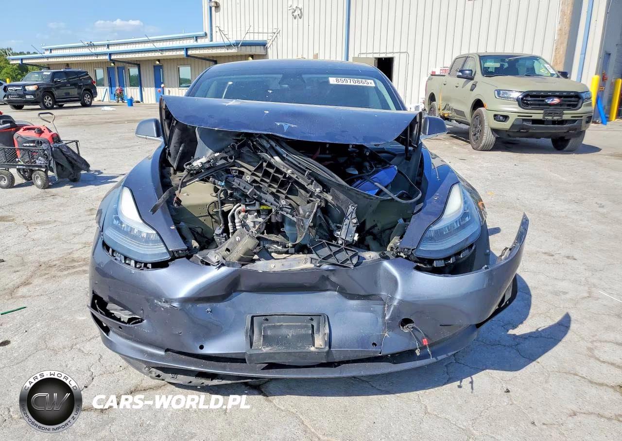 2020 Tesla Model 3 VIN:5YJ3E1EB5LF638037 - 5
