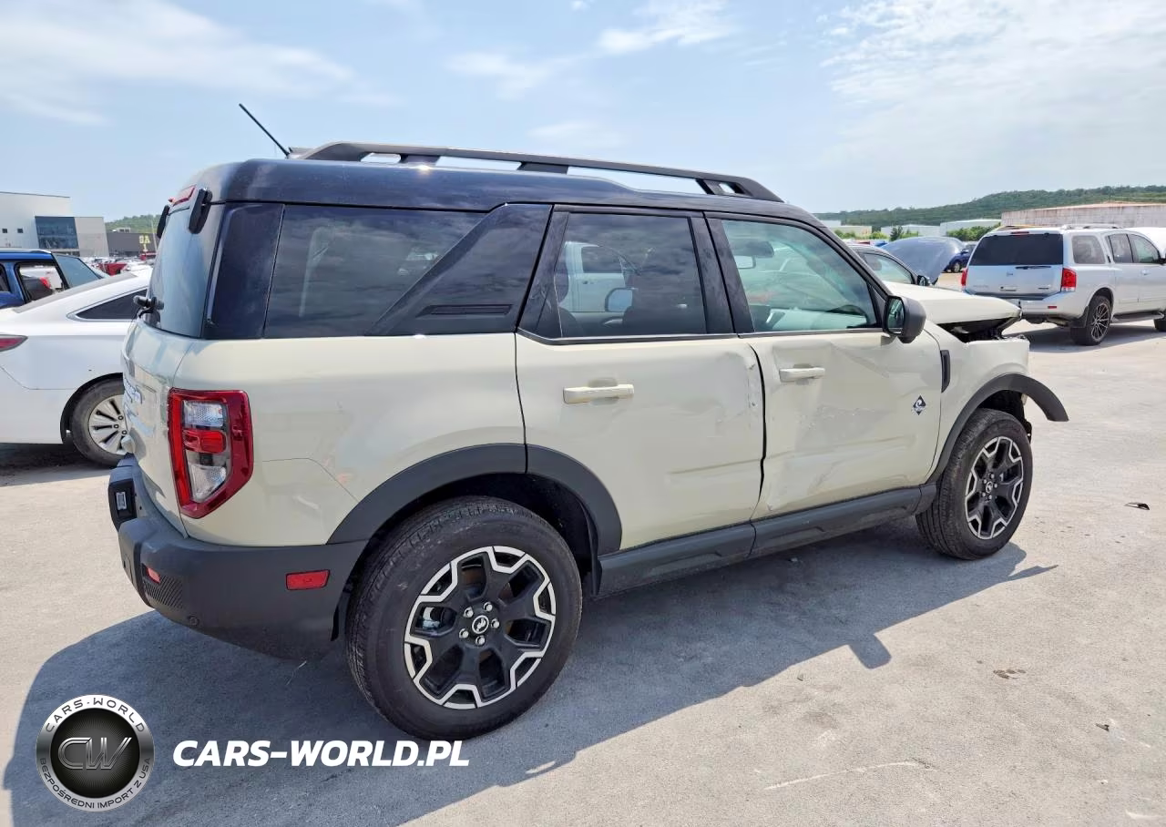 2025 Ford Bronco Sport Outer Banks VIN:3FMCR9CN4SRF36382 - 3