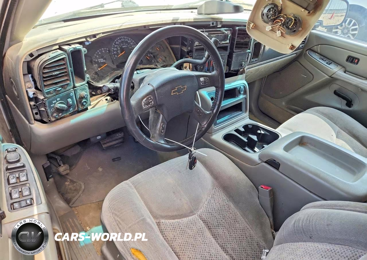 2005 Chevrolet Tahoe C1500 VIN:1GNEC13T75R252461 - 8