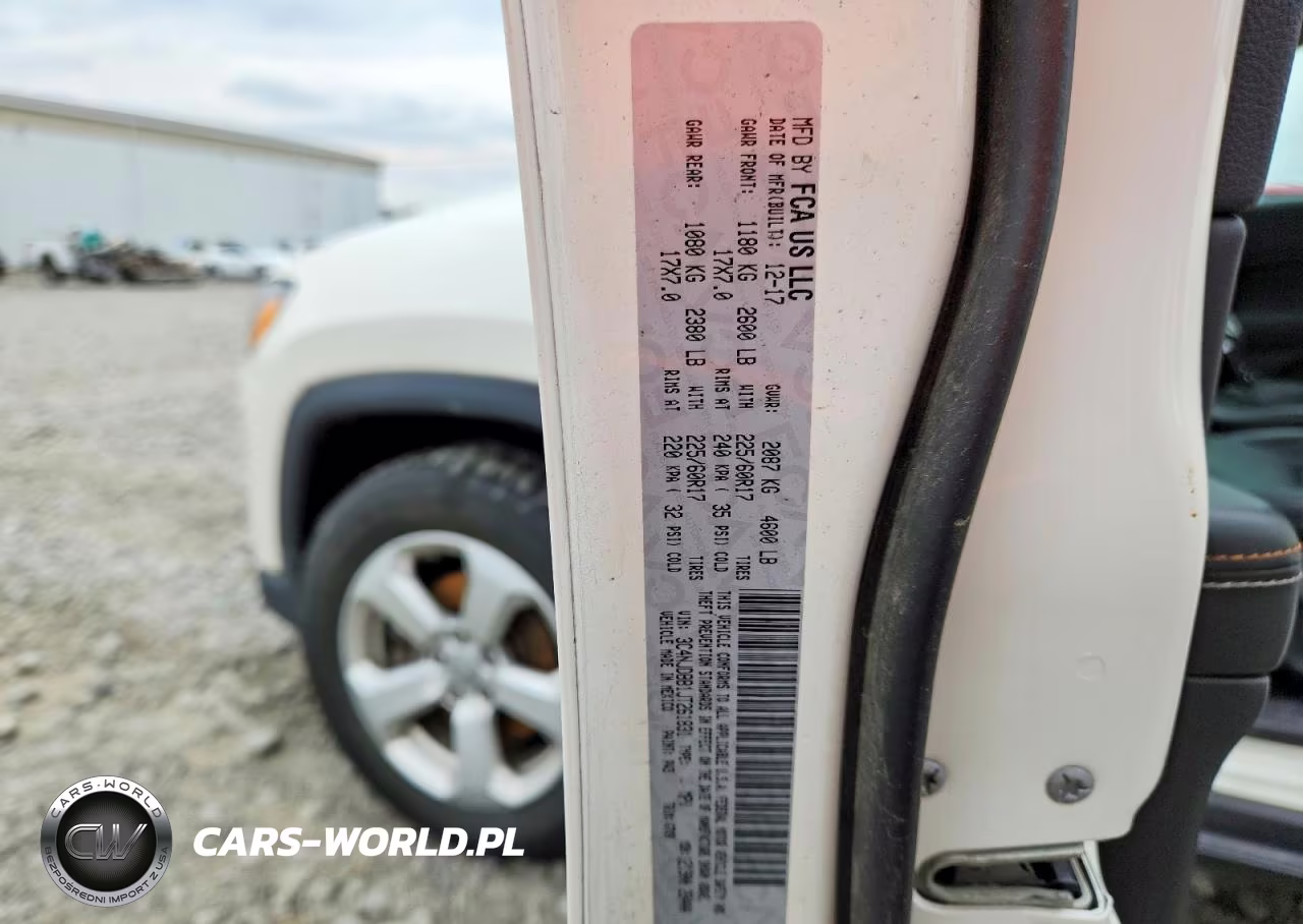 2018 Jeep Compass Latitude VIN:3C4NJDBB1JT261831 - 13