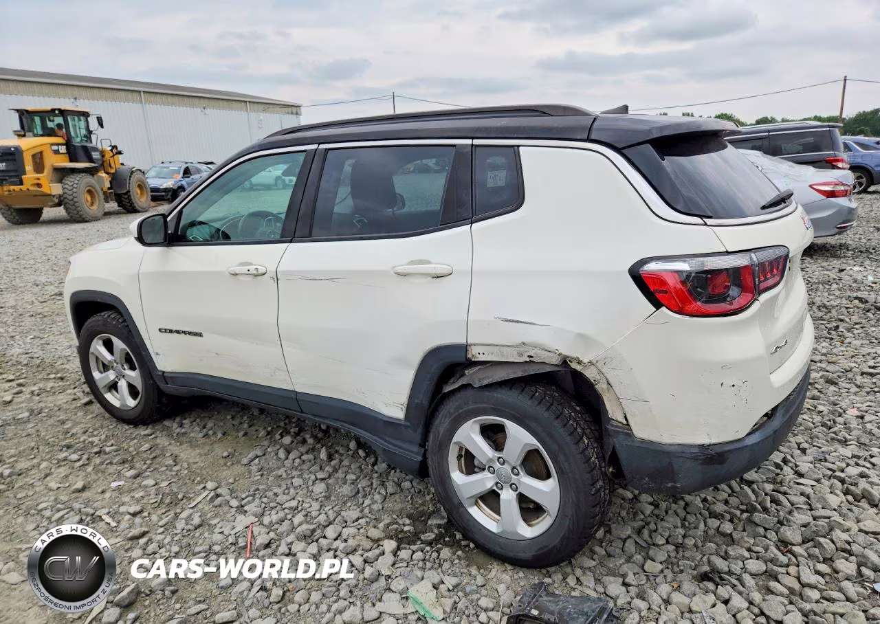 2018 Jeep Compass Latitude VIN:3C4NJDBB1JT261831 - 2