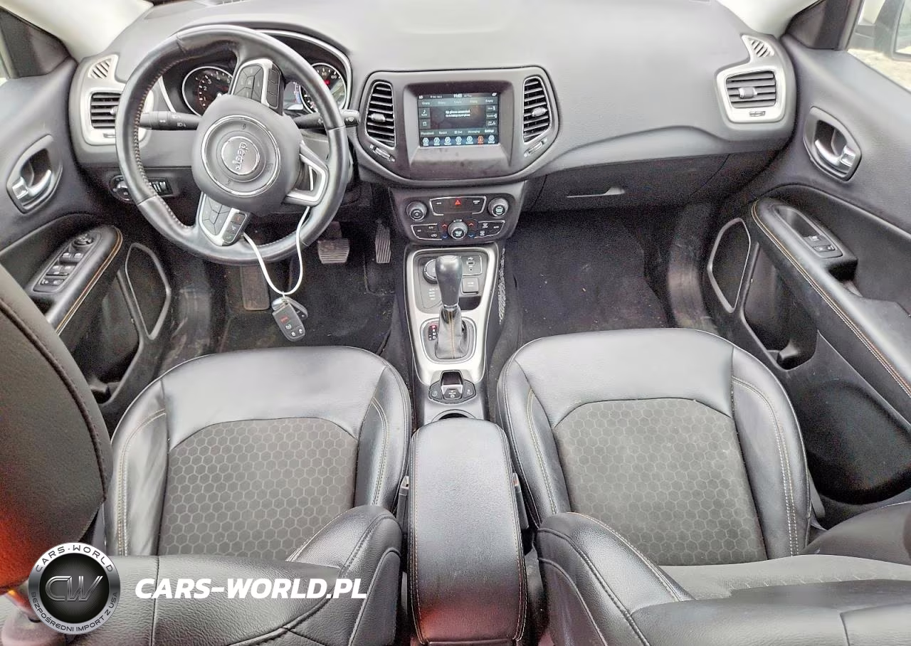 2018 Jeep Compass Latitude VIN:3C4NJDBB1JT261831 - 8
