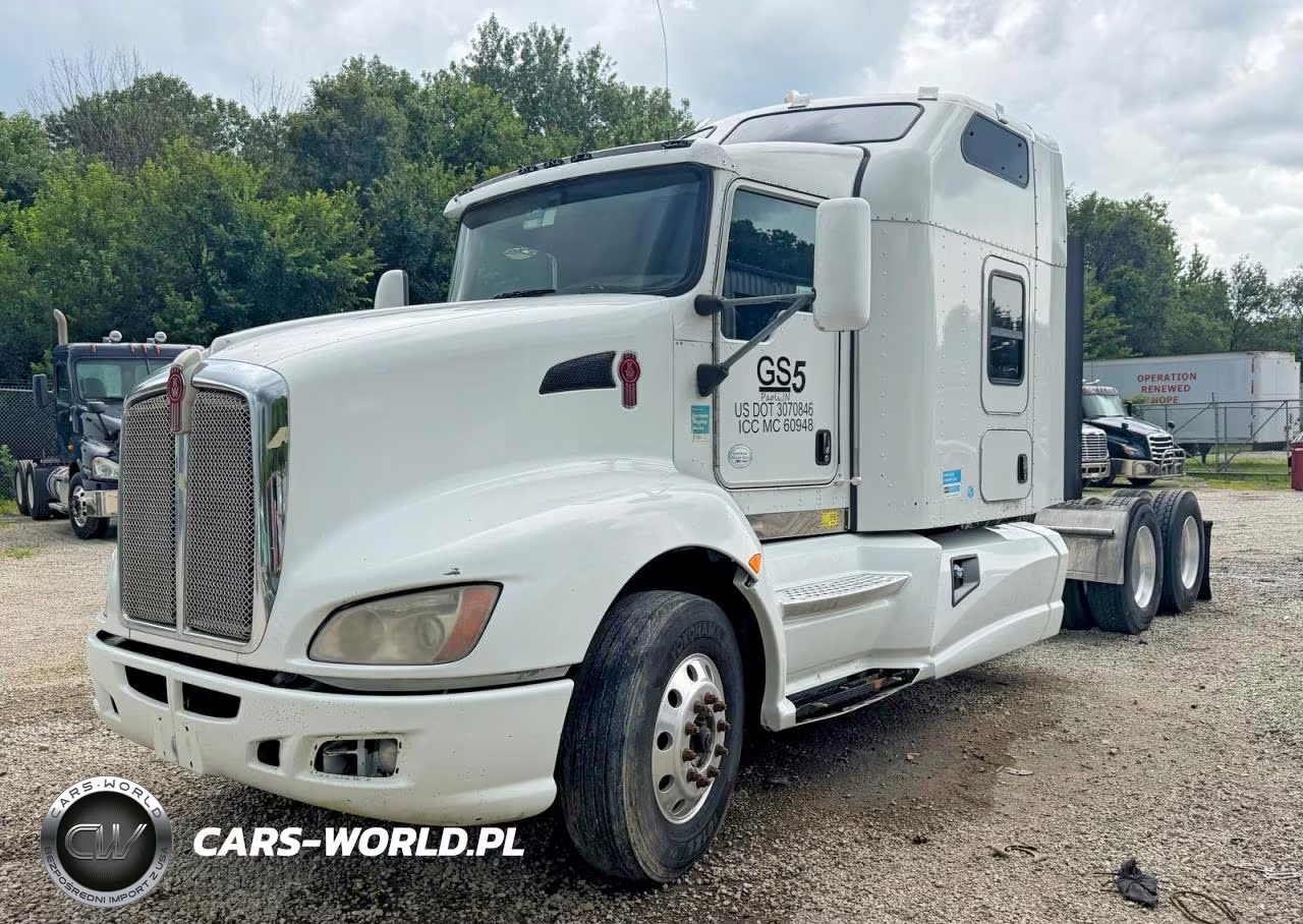 2014 Kenworth T680 Semi Truck