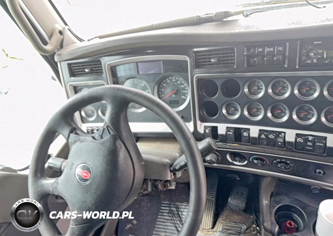 2014 Kenworth T680 Semi Truck VIN:1XKADP9X8EJ400816 - 8