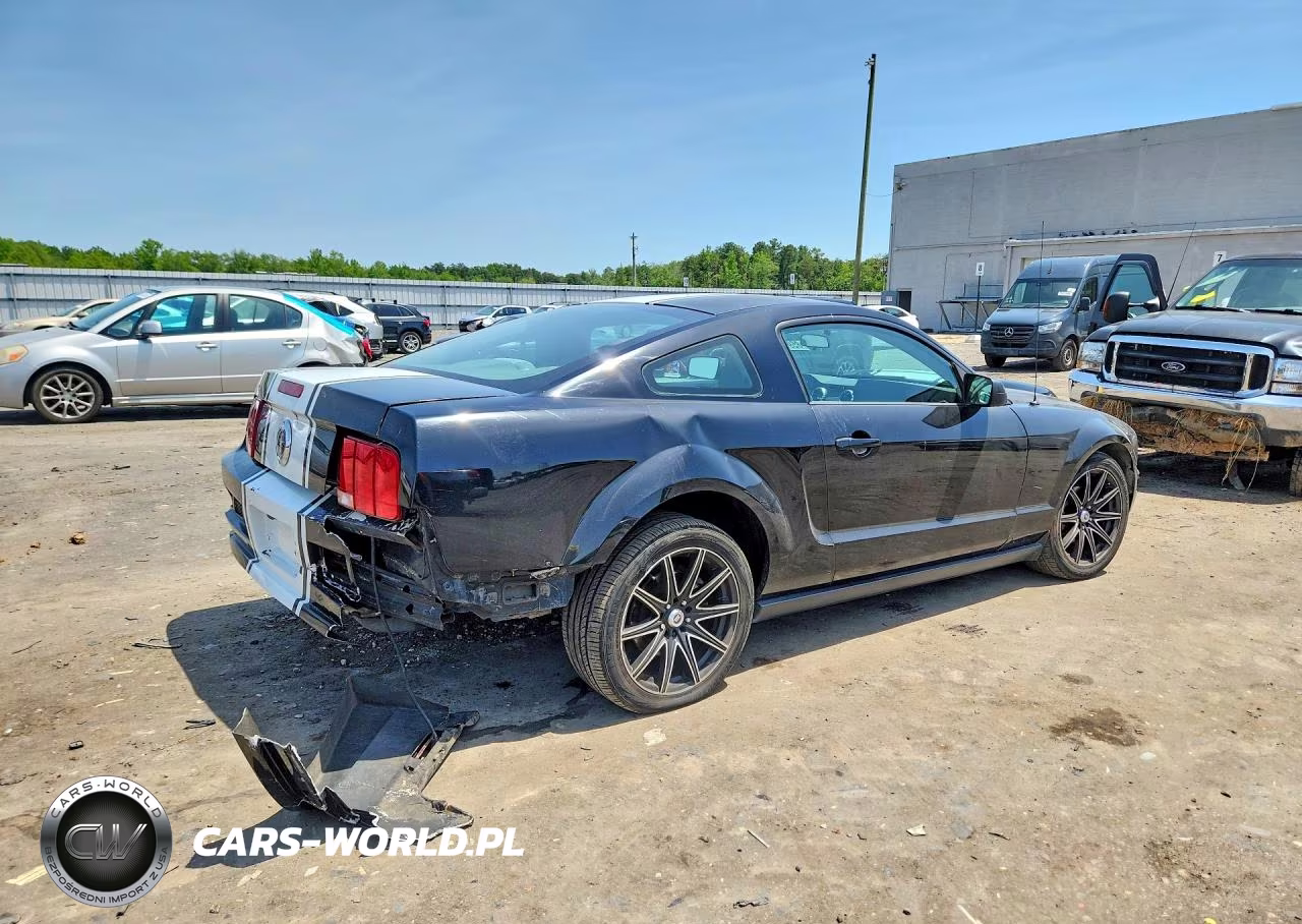 2008 Ford Mustang VIN:1ZVHT80N185119787 - 3