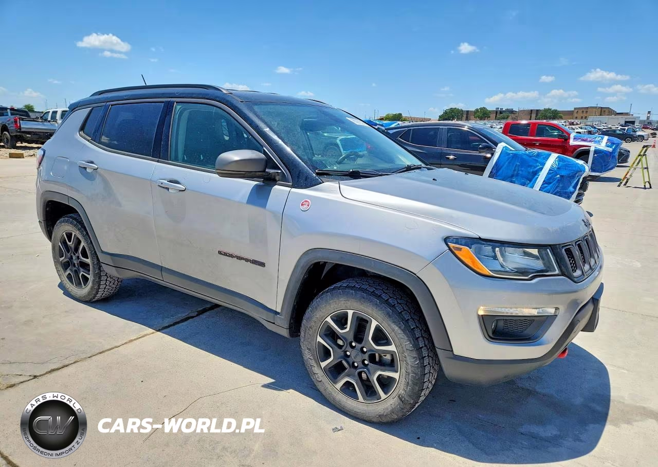 2019 Jeep Compass Trailhawk VIN:3C4NJDDB5KT728604 - 4
