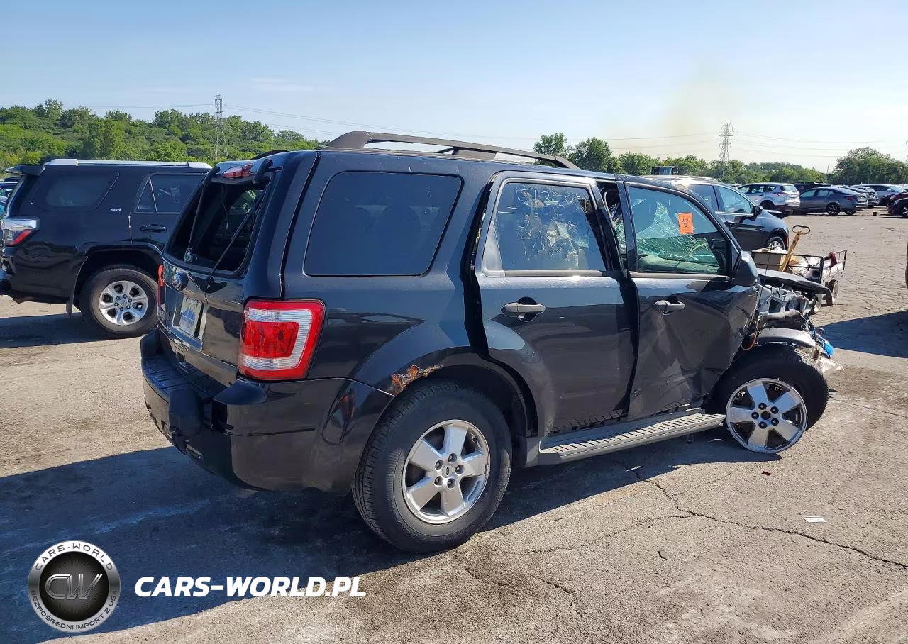 2011 Ford Escape VIN:1FMCU0D73BKA12915 - 3