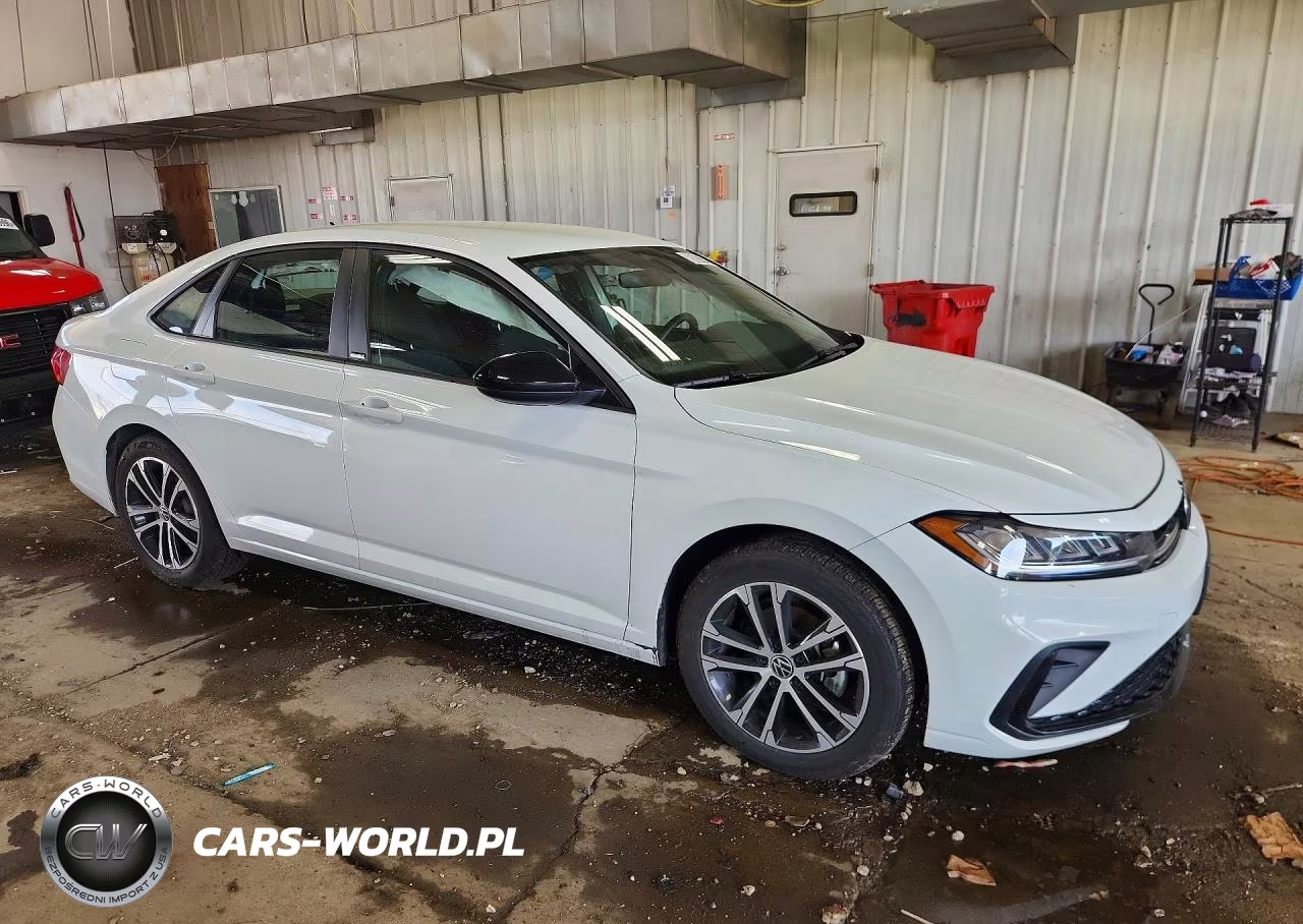 2025 Volkswagen Jetta Sport VIN:3VWBX7BU2SM042325 - 4