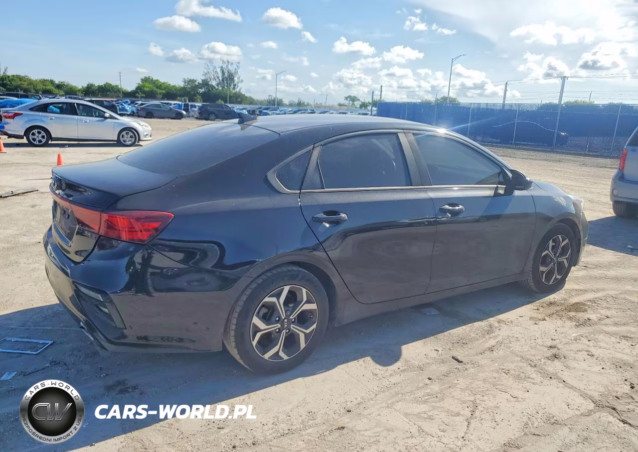2019 Kia Forte Lxs VIN:3KPF24AD6KE115810 - 3