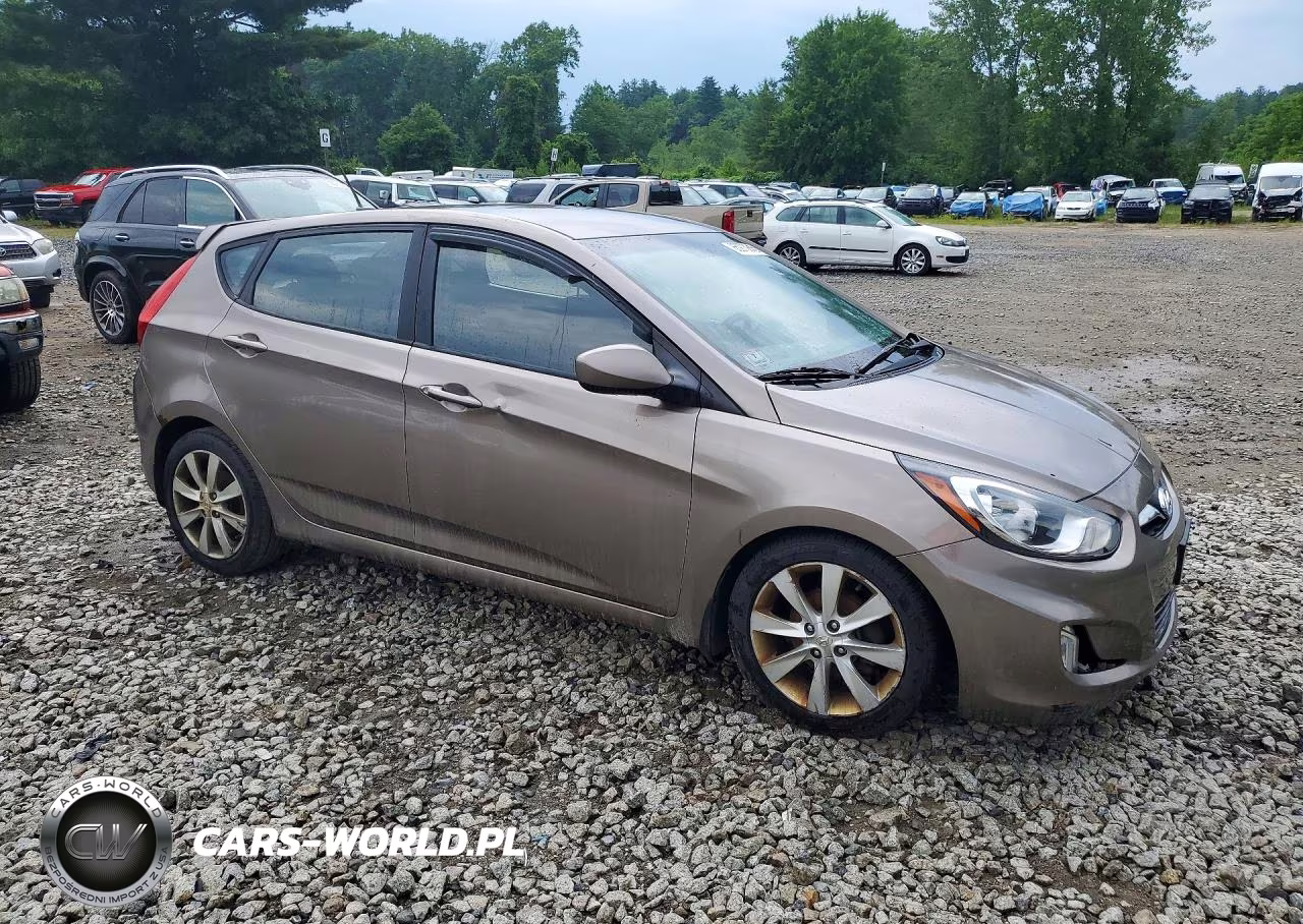 2012 Hyundai Accent Se VIN:KMHCU5AE1CU012725 - 4