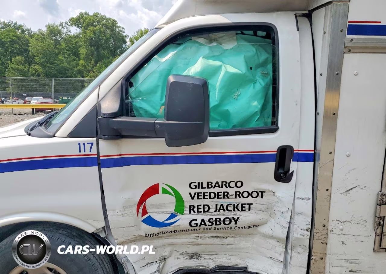 2025 Chevrolet Express G3500 VIN:1HA0GRF77SN000311 - 7