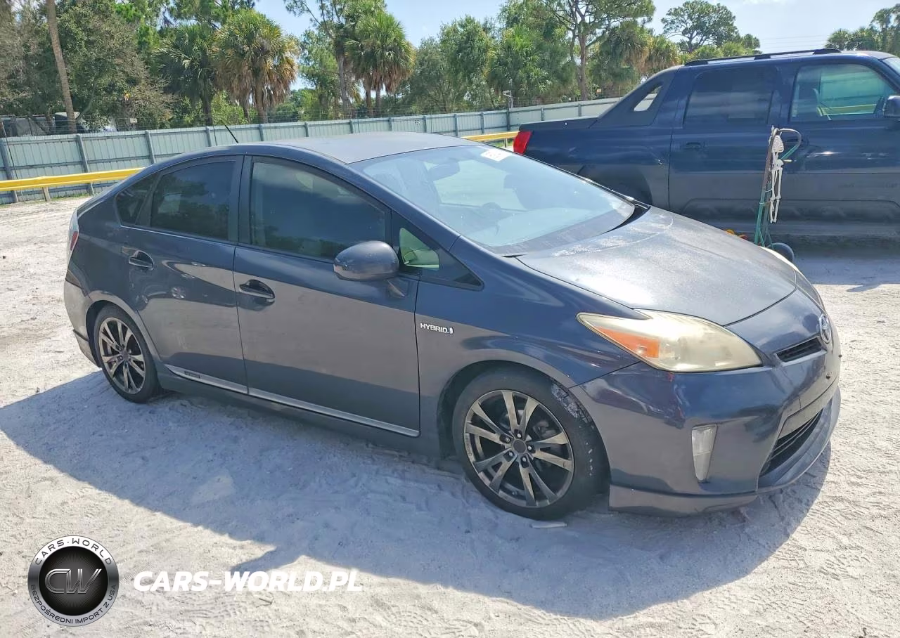 2012 Toyota Prius Three VIN:JTDKN3DU3C1516036 - 4