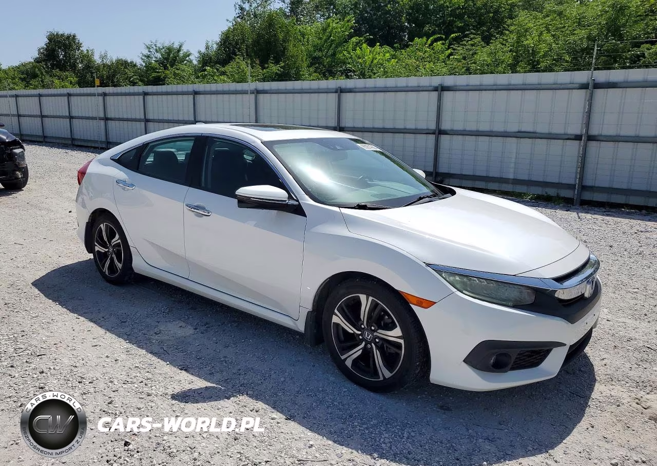 2016 Honda Civic Touring VIN:19XFC1F99GE015529 - 4