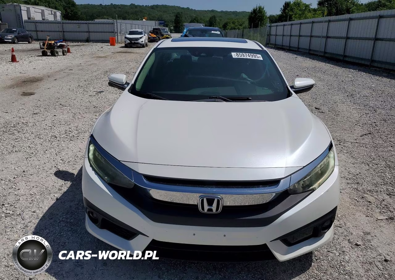 2016 Honda Civic Touring VIN:19XFC1F99GE015529 - 5