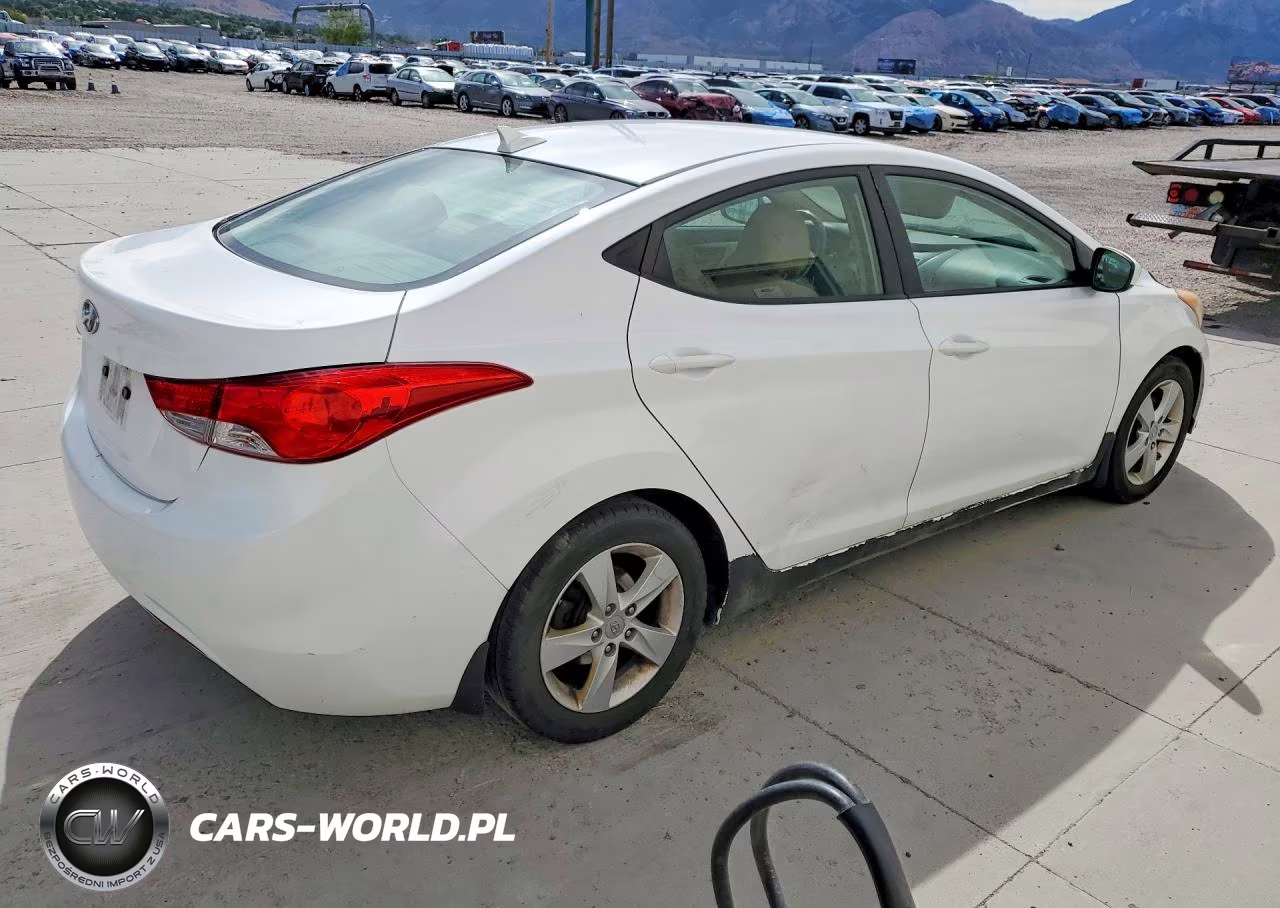 2013 Hyundai Elantra Gls VIN:5NPDH4AE0DH307074 - 3