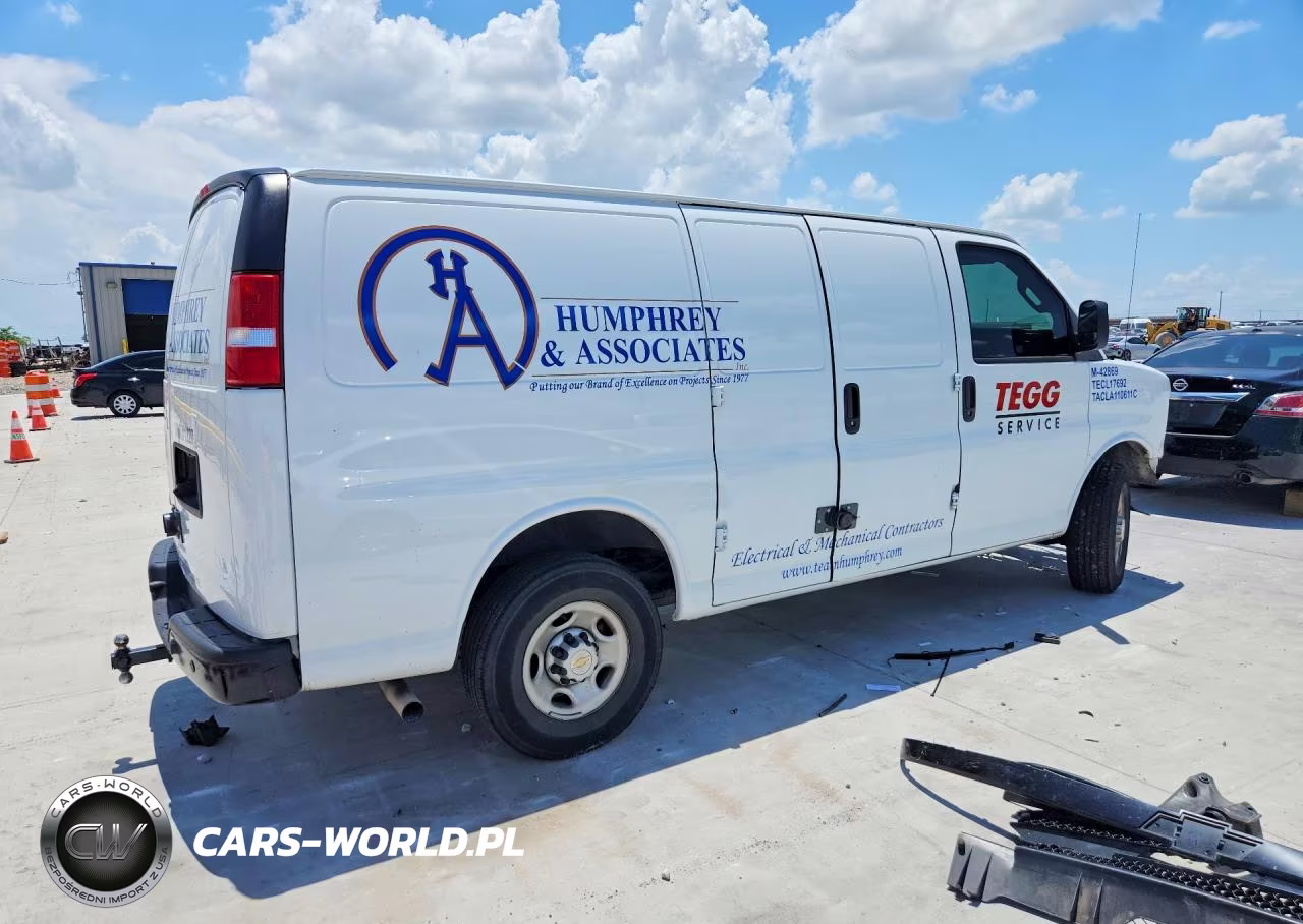 2024 Chevrolet Express G2500 VIN:1GCWGAFP8R1290060 - 3
