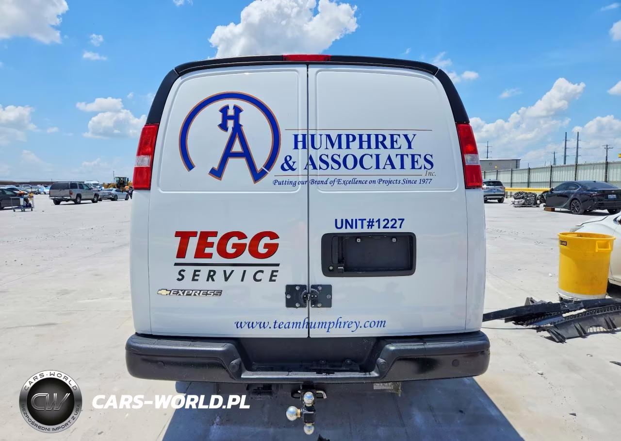 2024 Chevrolet Express G2500 VIN:1GCWGAFP8R1290060 - 6