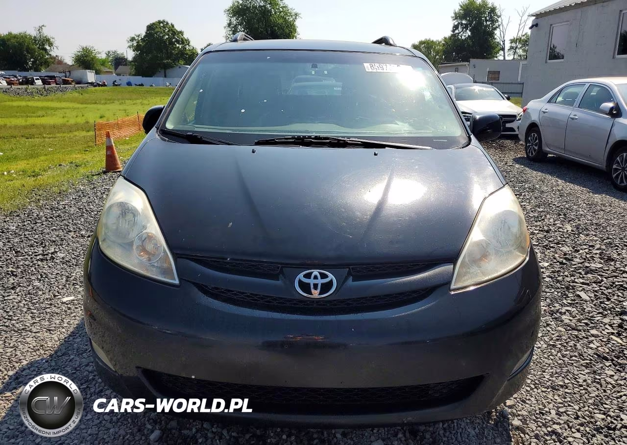 2010 Toyota Sienna Xle VIN:5TDYK4CC4AS306112 - 5