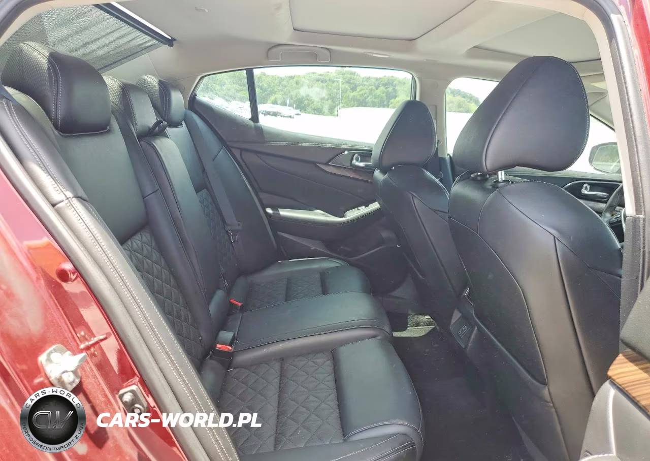 2018 Nissan Maxima Platinum VIN:1N4AA6AP6JC370052 - 10