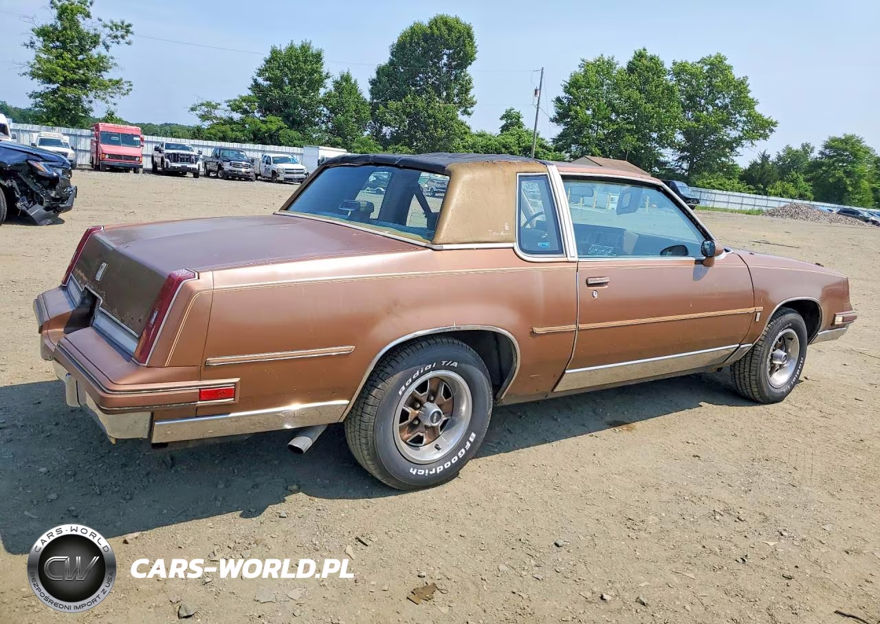 1986 Oldsmobile Cutlass Supreme Brougham VIN:1G3GM47Y0GP378102 - 3