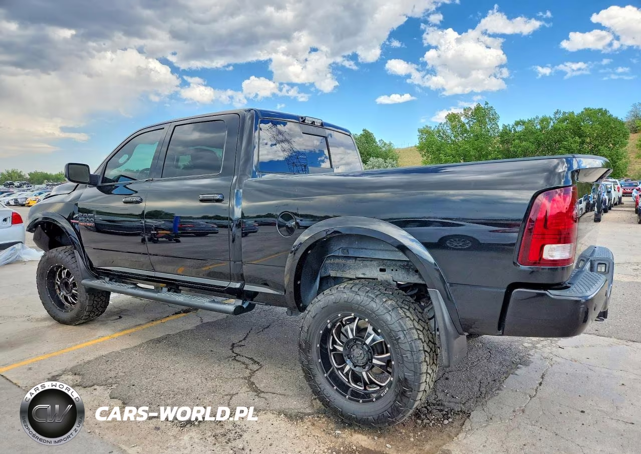 2017 Ram 2500 Laramie VIN:3C6UR5FL1HG733243 - 2