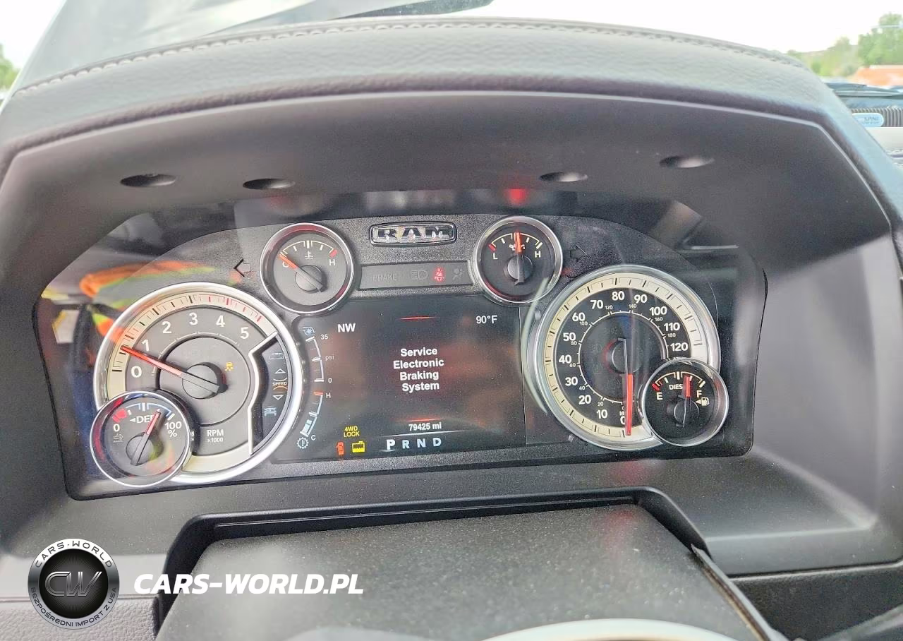 2017 Ram 2500 Laramie VIN:3C6UR5FL1HG733243 - 9