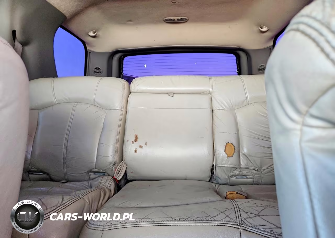 2002 Chevrolet Tahoe C1500 VIN:1GNEC13TX2R131290 - 10