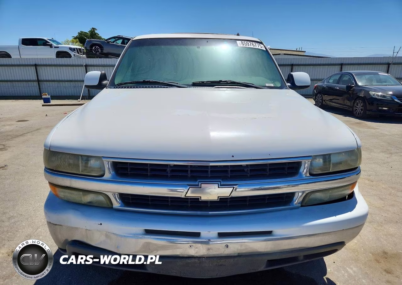 2002 Chevrolet Tahoe C1500 VIN:1GNEC13TX2R131290 - 5