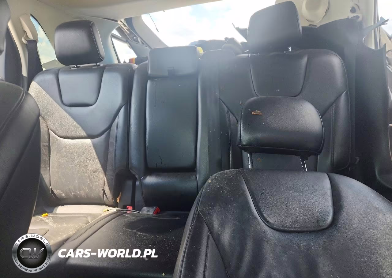 2019 Ford Edge Titanium VIN:2FMPK3K94KBC02617 - 10