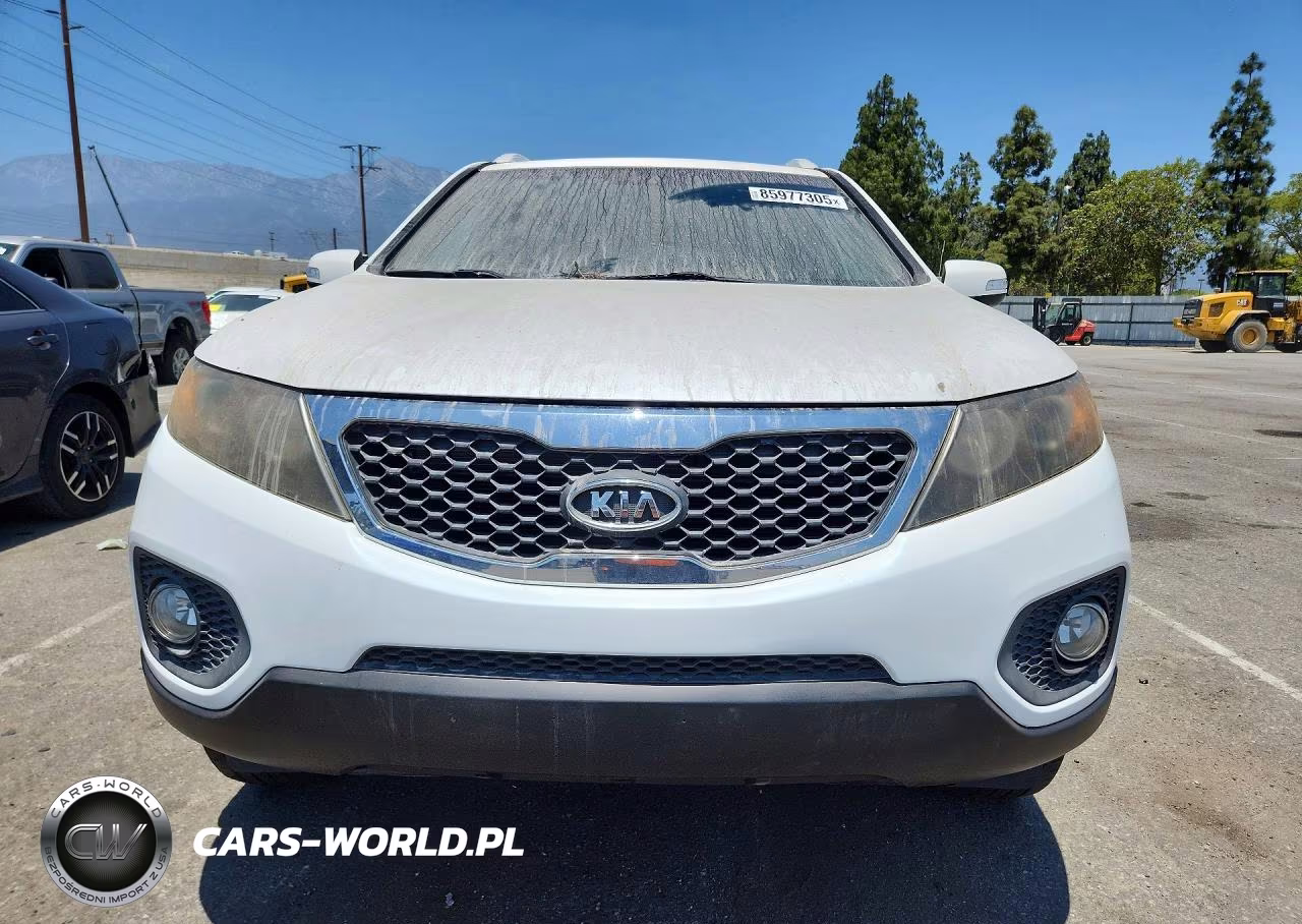 2011 Kia Sorento Lx VIN:5XYKT4A12BG154592 - 5