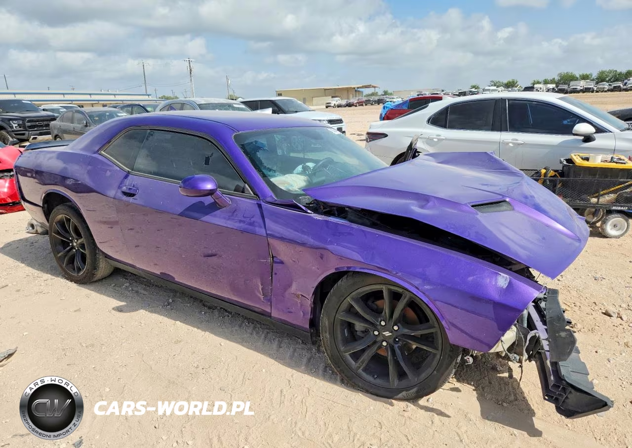 2018 Dodge Challenger Sxt VIN:2C3CDZAG7JH314523 - 4