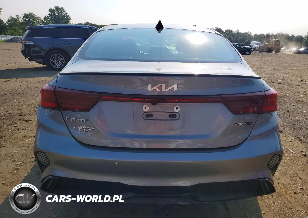 2022 Kia Forte Gt Line VIN:3KPF54AD1NE486191 - 6