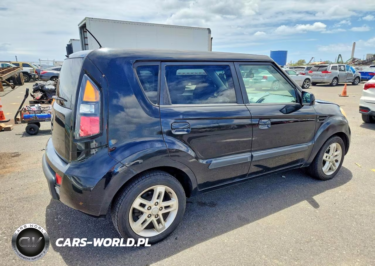 2010 Kia Soul + VIN:KNDJT2A25A7700189 - 3