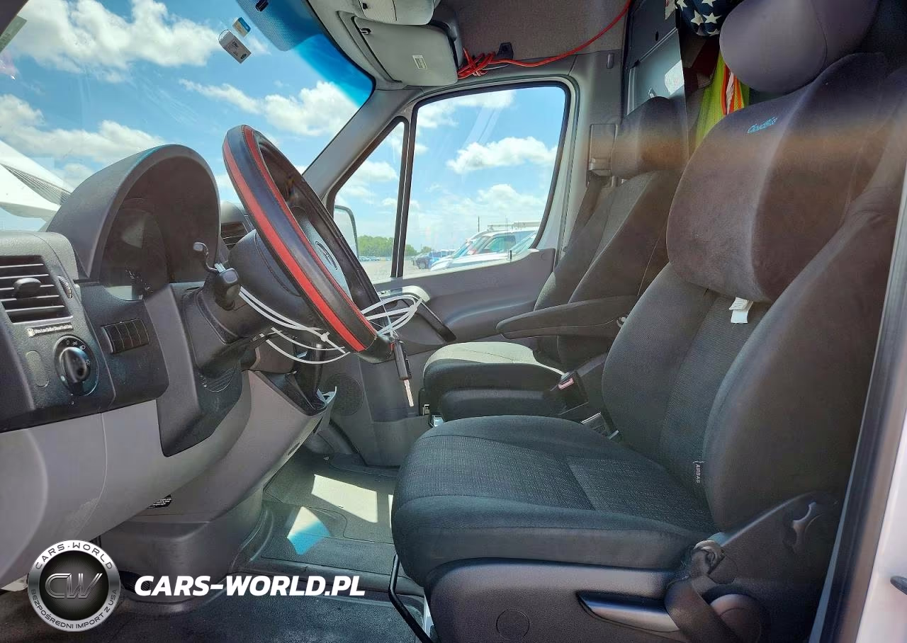 2016 Mercedes-Benz Sprinter 2500 Delivery Van VIN:WD3PE8DD4GP325225 - 7