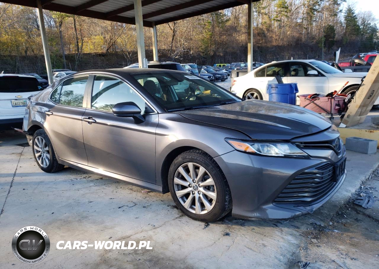 2019 Toyota Camry L VIN:4T1B11HK3KU720112 - 4