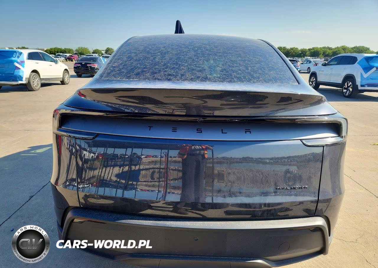 2026 Tesla Model Y VIN:7SAYGDEE7TA699112 - 6
