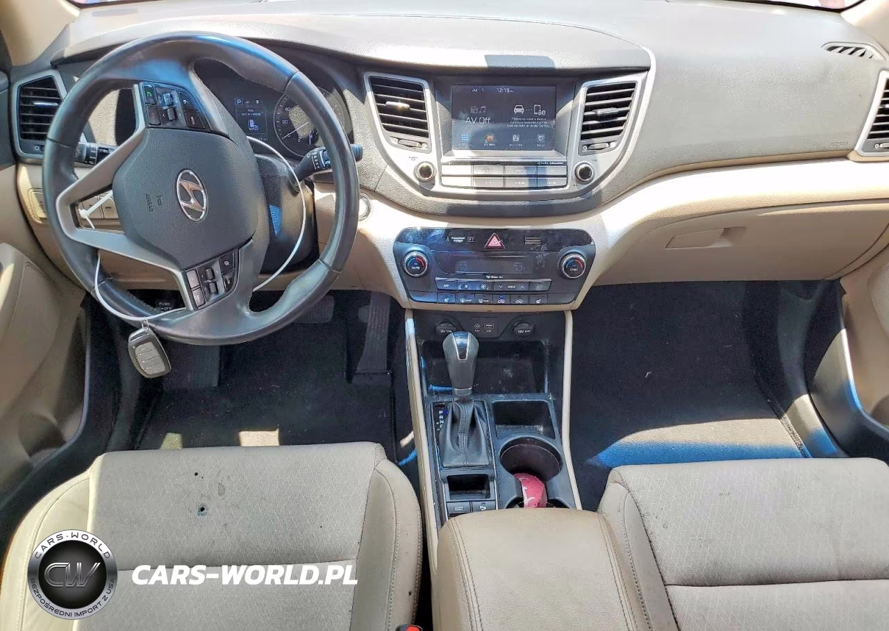2018 Hyundai Tucson Value VIN:KM8J33A27JU631105 - 8