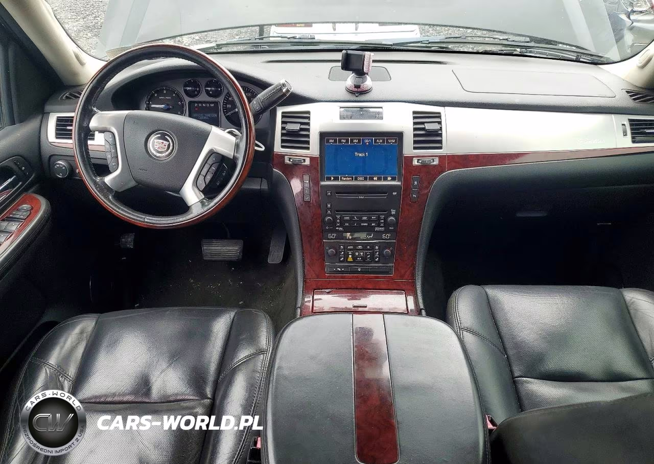 2007 Cadillac Escalade Luxury VIN:1GYFK63807R354366 - 8