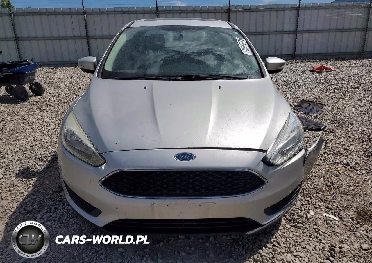 2016 Ford Focus Se VIN:1FADP3F21GL272465 - 5