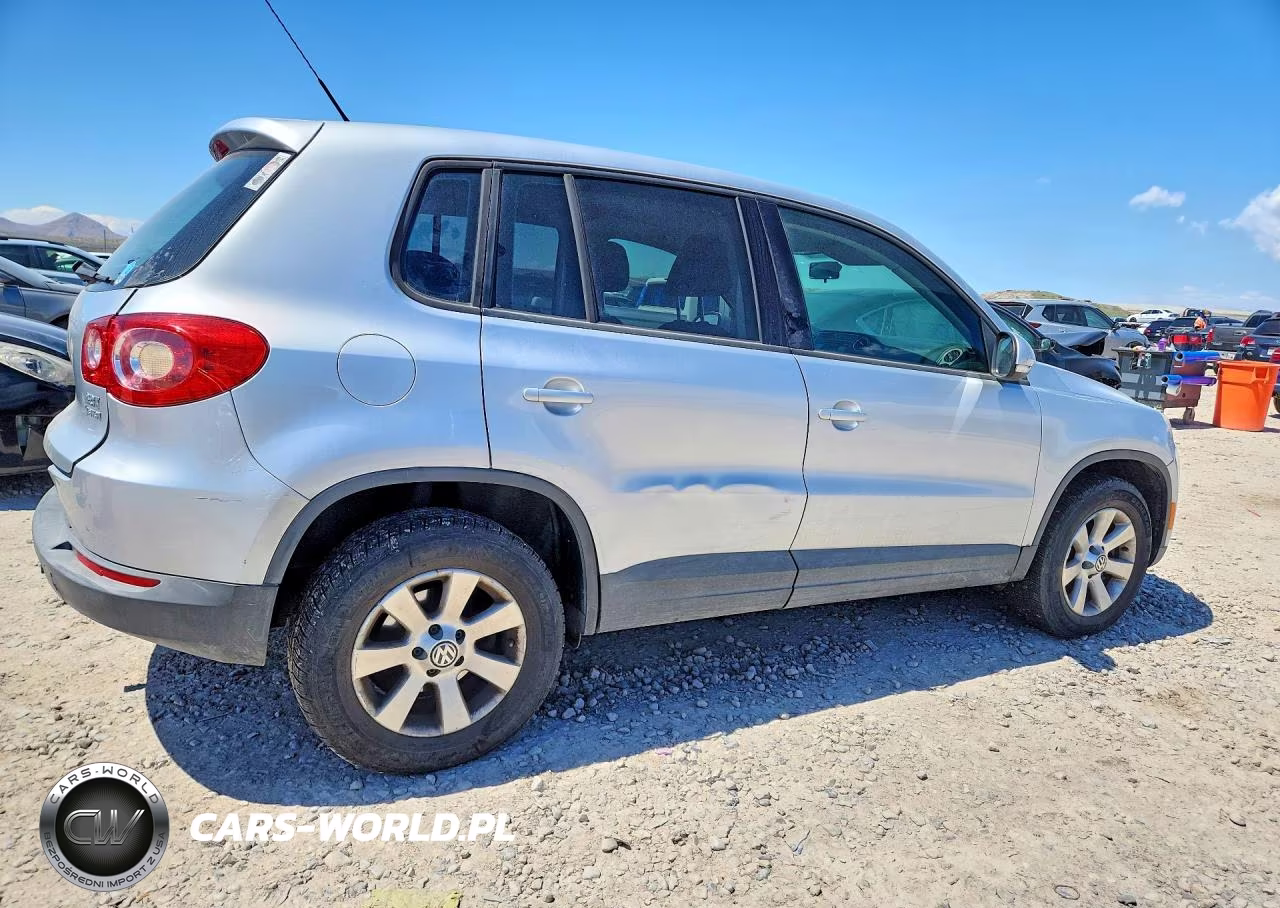 2010 Volkswagen Tiguan Se VIN:WVGBV7AX6AW523838 - 3