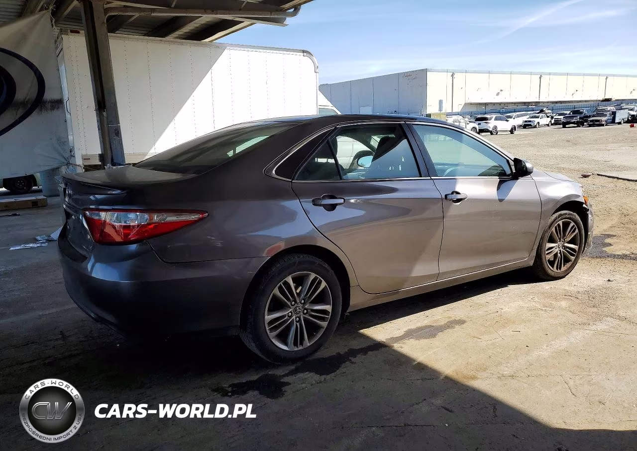 2015 Toyota Camry Se VIN:4T1BF1FK1FU954131 - 3