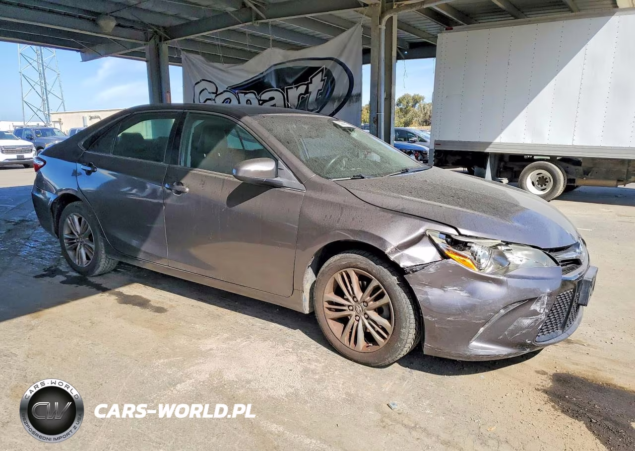 2015 Toyota Camry Se VIN:4T1BF1FK1FU954131 - 4