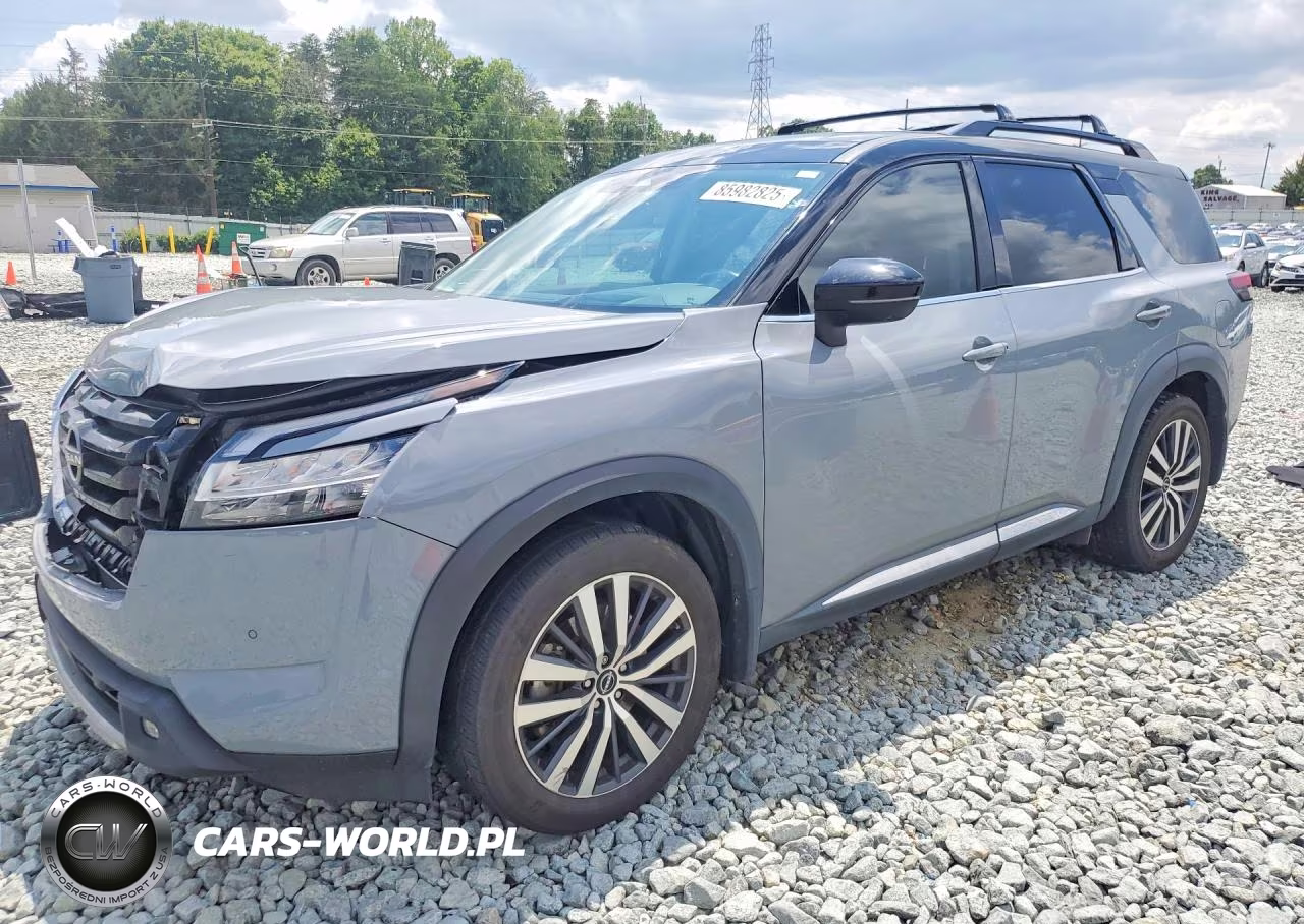 2022 Nissan Pathfinder Platinum – zdjęcie 1 z 13