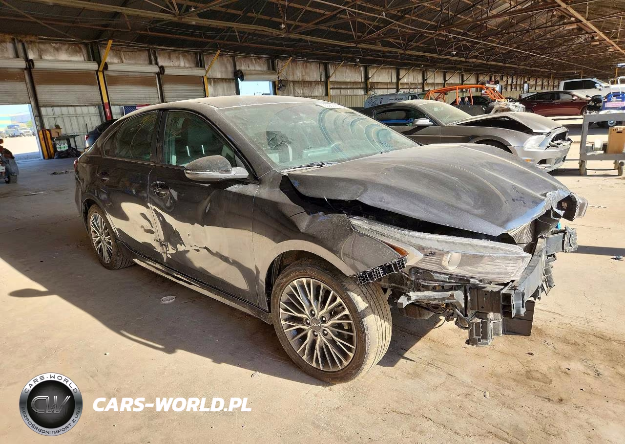 2023 Kia Forte Gt Line VIN:3KPF54AD7PE606613 - 4