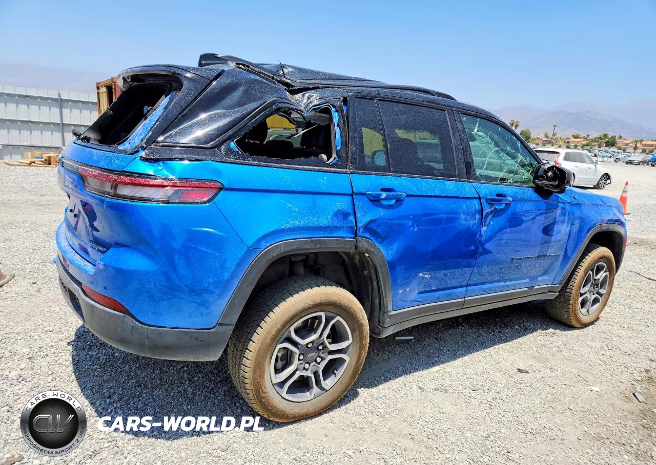 2022 Jeep Grand Cherokee Trailhawk 4Xe VIN:1C4RJYC66N8748019 - 3