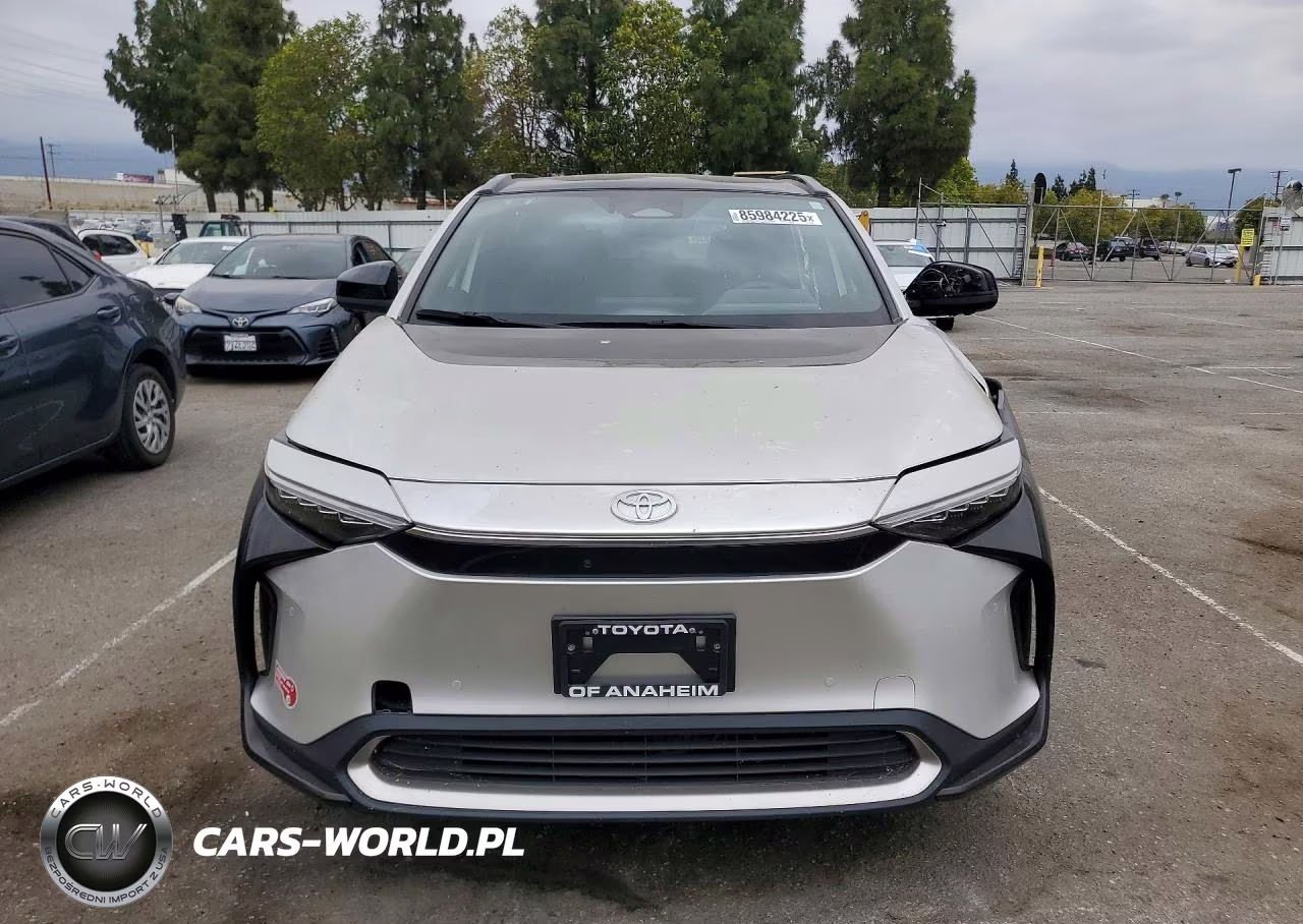 2023 Toyota Bz4X Limited VIN:JTMAAAAA6PA015900 - 5