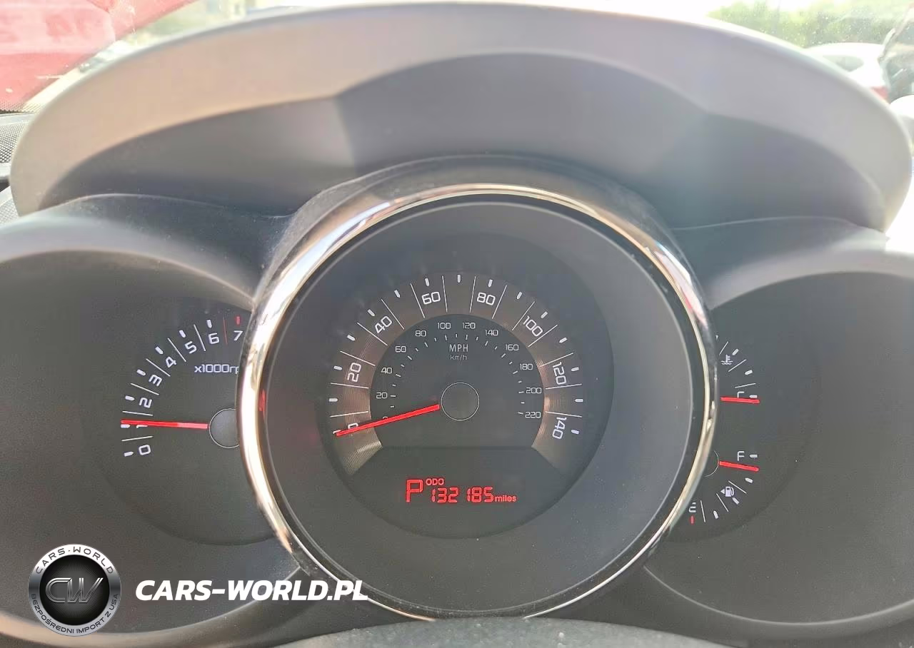 2011 Kia Soul + VIN:KNDJT2A23B7285178 - 9