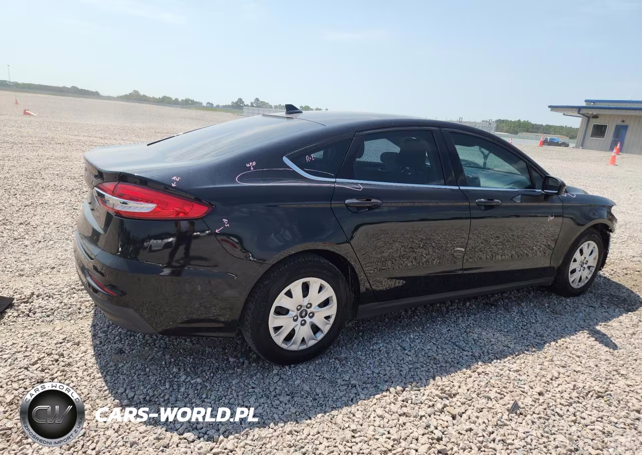 2020 Ford Fusion S VIN:3FA6P0G74LR245158 - 3